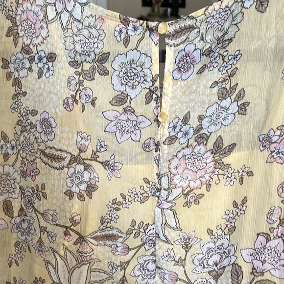 Flower Print Top with Cami (new with tags) ✨3/$13✨ - Picture 3 of 4